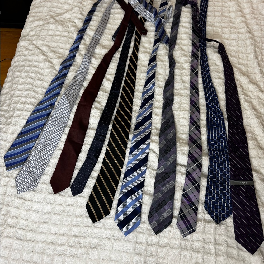 Kohl's Deep Purple Checkered Tie